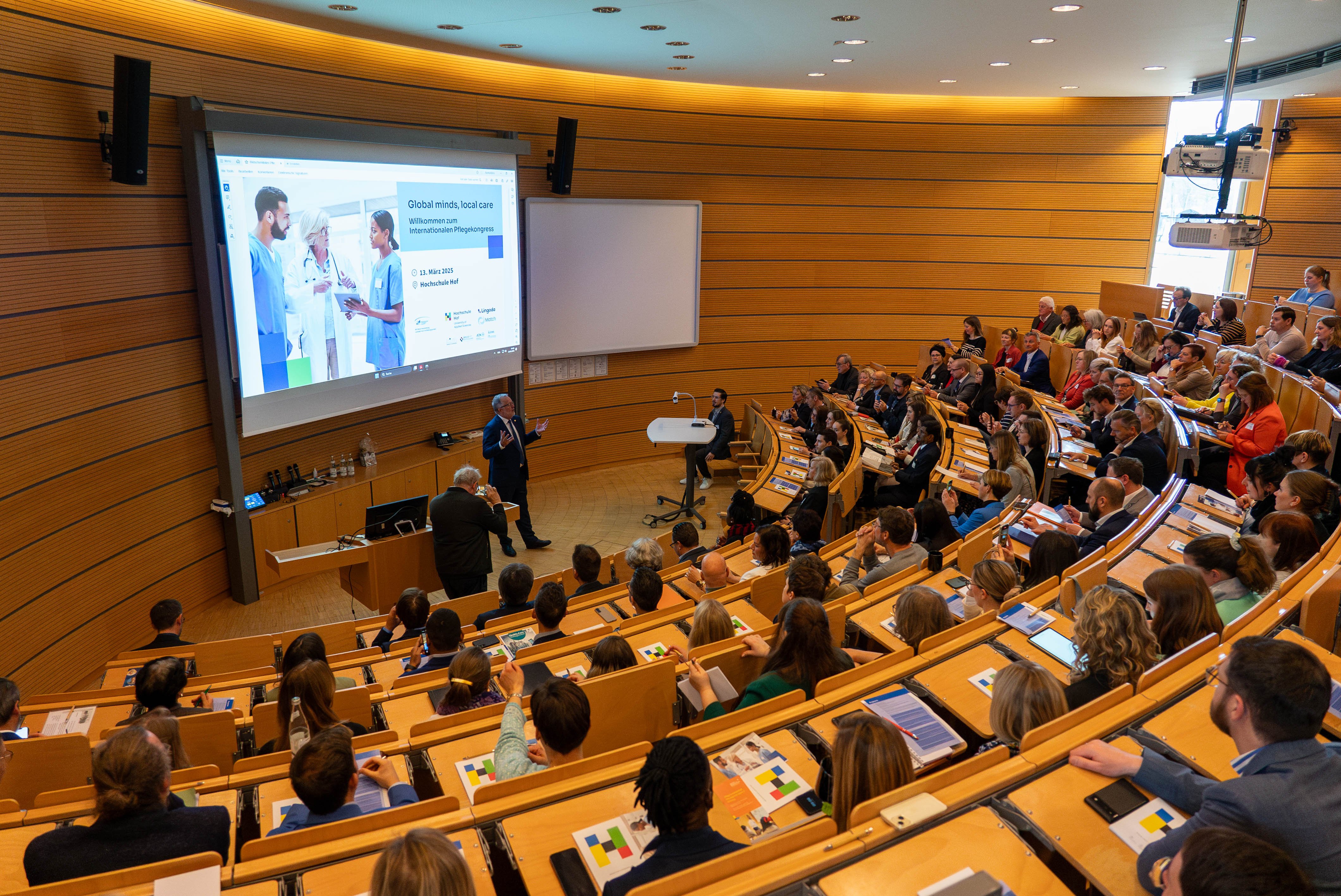 13032025_internationaler_pflegekongress_vd (1 von 79)